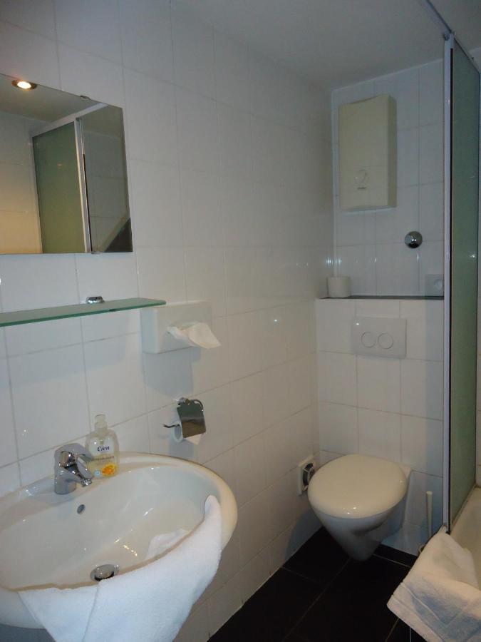 Hotel Schaum Düsseldorf Rum bild